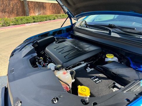 Used 2019 Jeep Cherokee Trailhawk AWD/4WD image 30