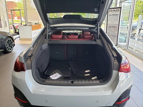 New 2026 BMW 440i xDrive w/ Premium Package AWD/4WD image 19