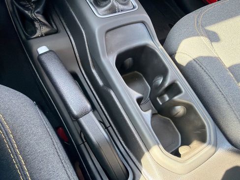 Used 2025 Jeep Gladiator Sport image 14