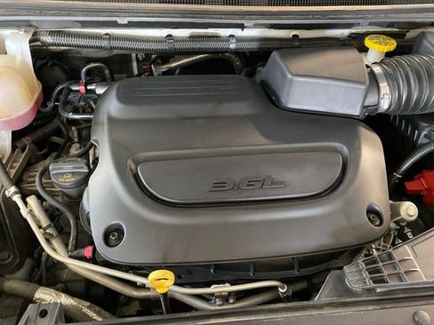 Used 2023 Chrysler Voyager LX FWD image 20