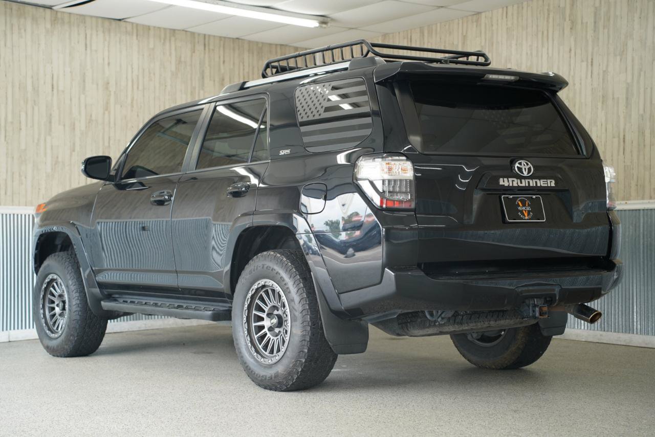 Used 2022 Toyota 4Runner SR5 Premium w/ Moonroof Package AWD/4WD image 7