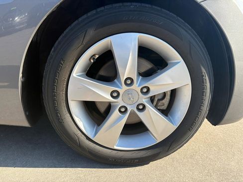 Used 2013 Hyundai Elantra GLS w/ Preferred Pkg image 37