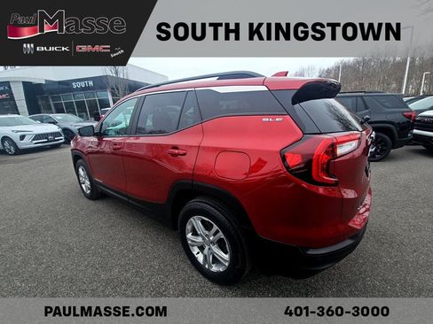 Used 2022 GMC Terrain SLE w/ Driver Convenience Package image 9