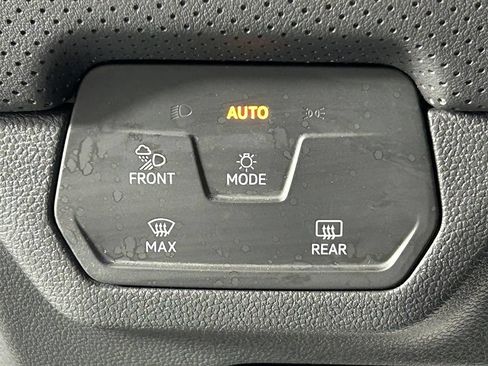 Used 2024 Volkswagen Atlas SEL AWD/4WD image 31