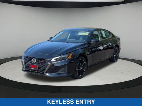 Used 2024 Nissan Altima 2.5 SR w/ SR Premium Package AWD/4WD image 8