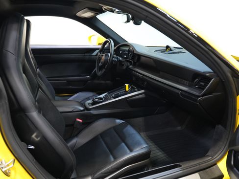 Used 2020 Porsche 911 Carrera 4S w/ Sport Package AWD/4WD image 30