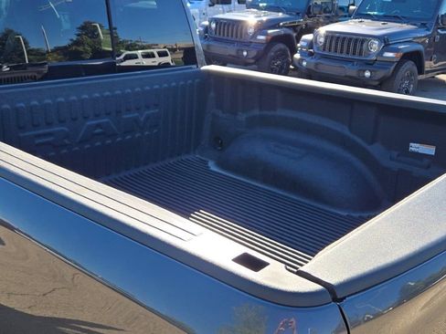 Used 2022 RAM 1500 Laramie AWD/4WD image 14