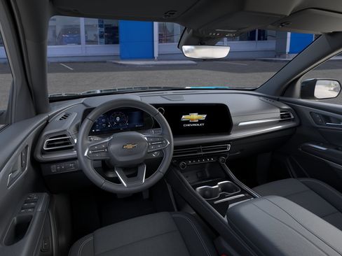 New 2026 Chevrolet Traverse LT w/ Driver Confidence Package FWD image 17