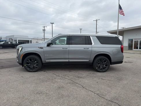 New 2026 GMC Yukon XL Denali w/ Denali Reserve Package AWD/4WD image 9