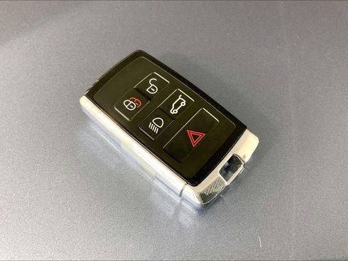 Used 2020 Land Rover Discovery Sport SE R-Dynamic AWD/4WD image 11