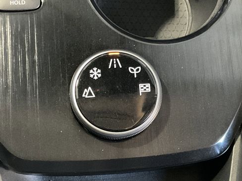 Used 2025 Nissan Rogue SV image 18