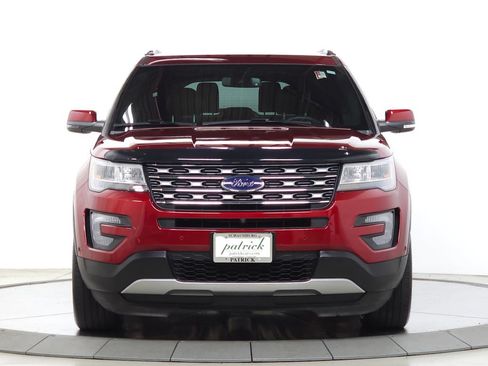 Used 2017 Ford Explorer Limited w/ Equipment Group 301A AWD/4WD image 2