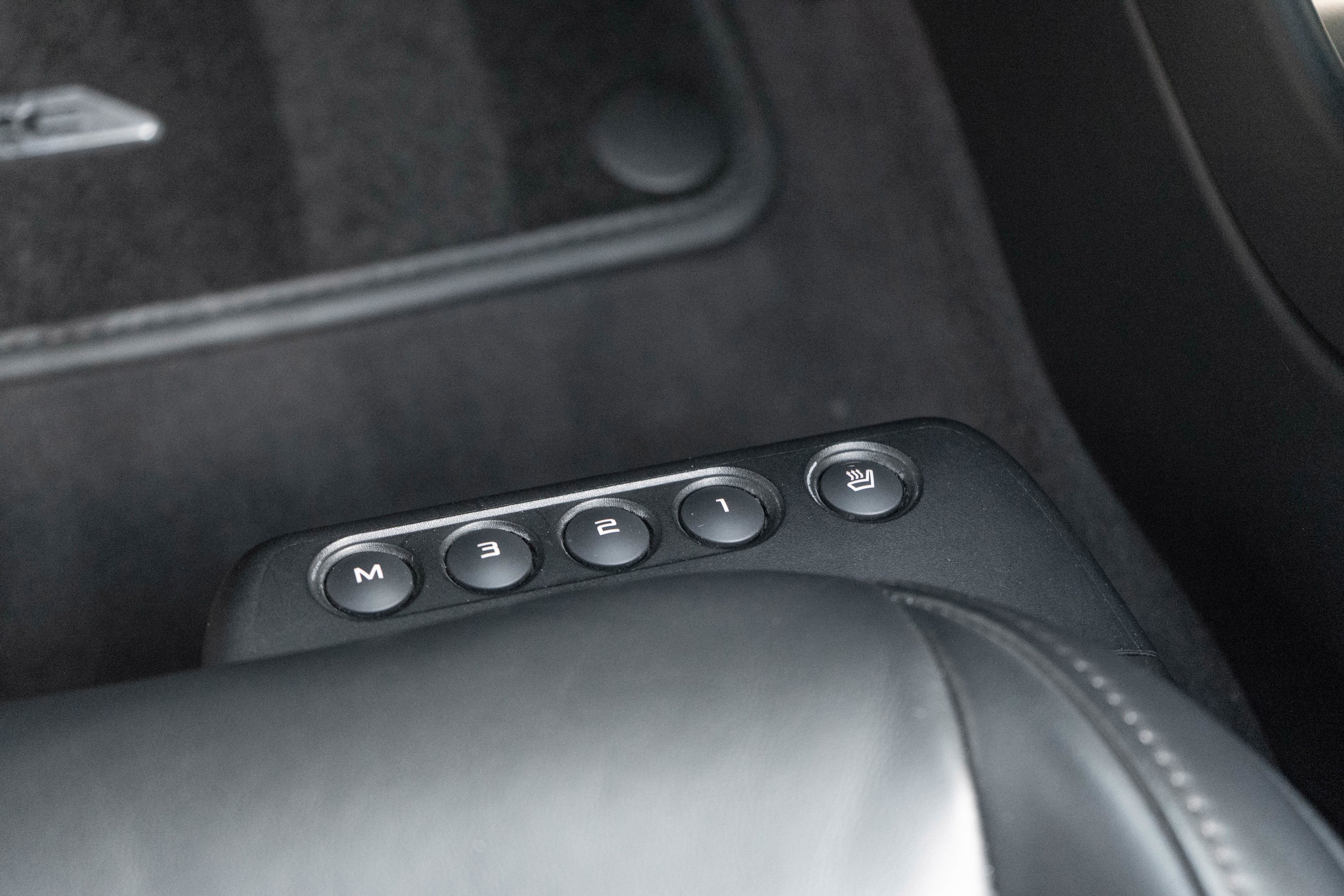 Used 2013 McLaren MP4-12C Spider RWD image 33