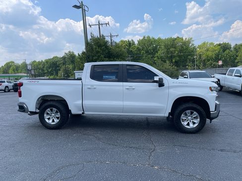 Certified 2021 Chevrolet Silverado 1500 LT AWD/4WD image 2