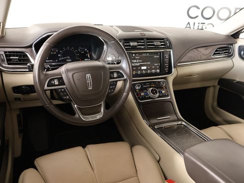 Used 2019 Lincoln Continental Reserve FWD image 2