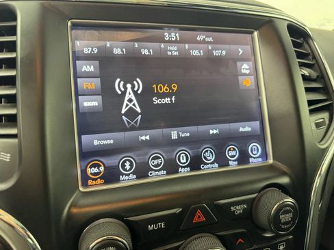 Used 2018 Jeep Grand Cherokee Overland AWD/4WD image 20