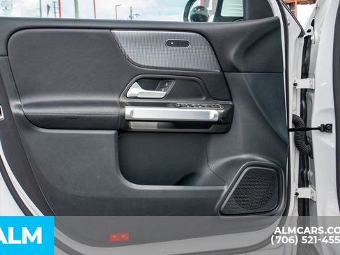 Used 2022 Mercedes-Benz GLB 250 w/ Premium Package Lite image 19