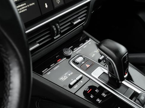 Used 2021 Porsche Cayenne Coupe image 14