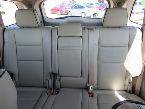 Used 2020 Jeep Grand Cherokee Overland w/ Interior Metal Package AWD/4WD image 15