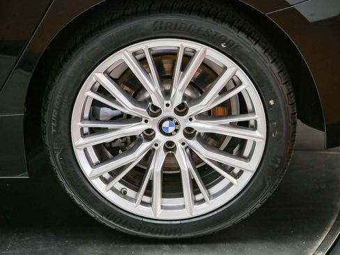Certified 2023 BMW 330i Sedan w/ Convenience Package RWD image 11