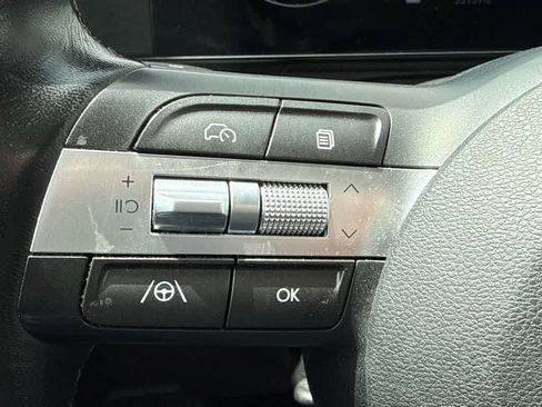 Used 2025 Hyundai Kona SEL FWD image 22