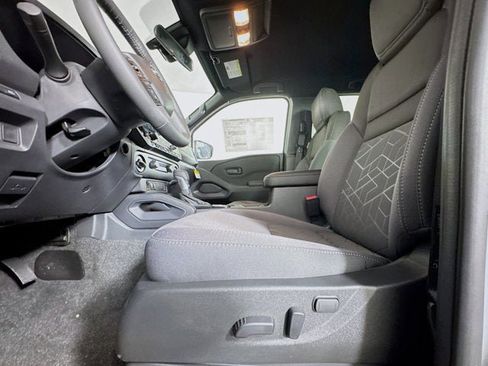New 2026 Nissan Frontier SV w/ All-Weather Content Package AWD/4WD image 19