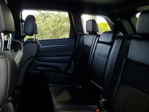 Used 2019 Jeep Grand Cherokee Altitude RWD image 7
