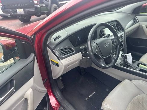 Used 2016 Hyundai Sonata Sport w/ Option Group 1V FWD image 10