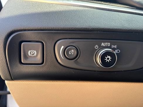 Used 2018 Buick Enclave Premium FWD image 11