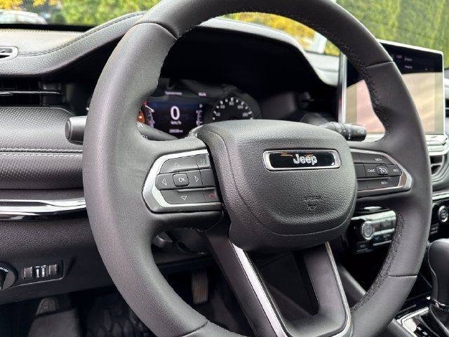 Used 2023 Jeep Compass Latitude AWD/4WD image 14