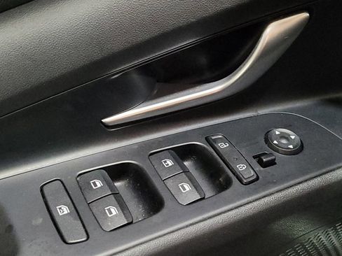 Used 2023 Hyundai Elantra SE image 27