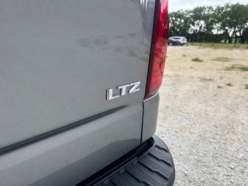 Used 2024 Chevrolet Silverado 1500 LTZ w/ LTZ Convenience Package II AWD/4WD image 17