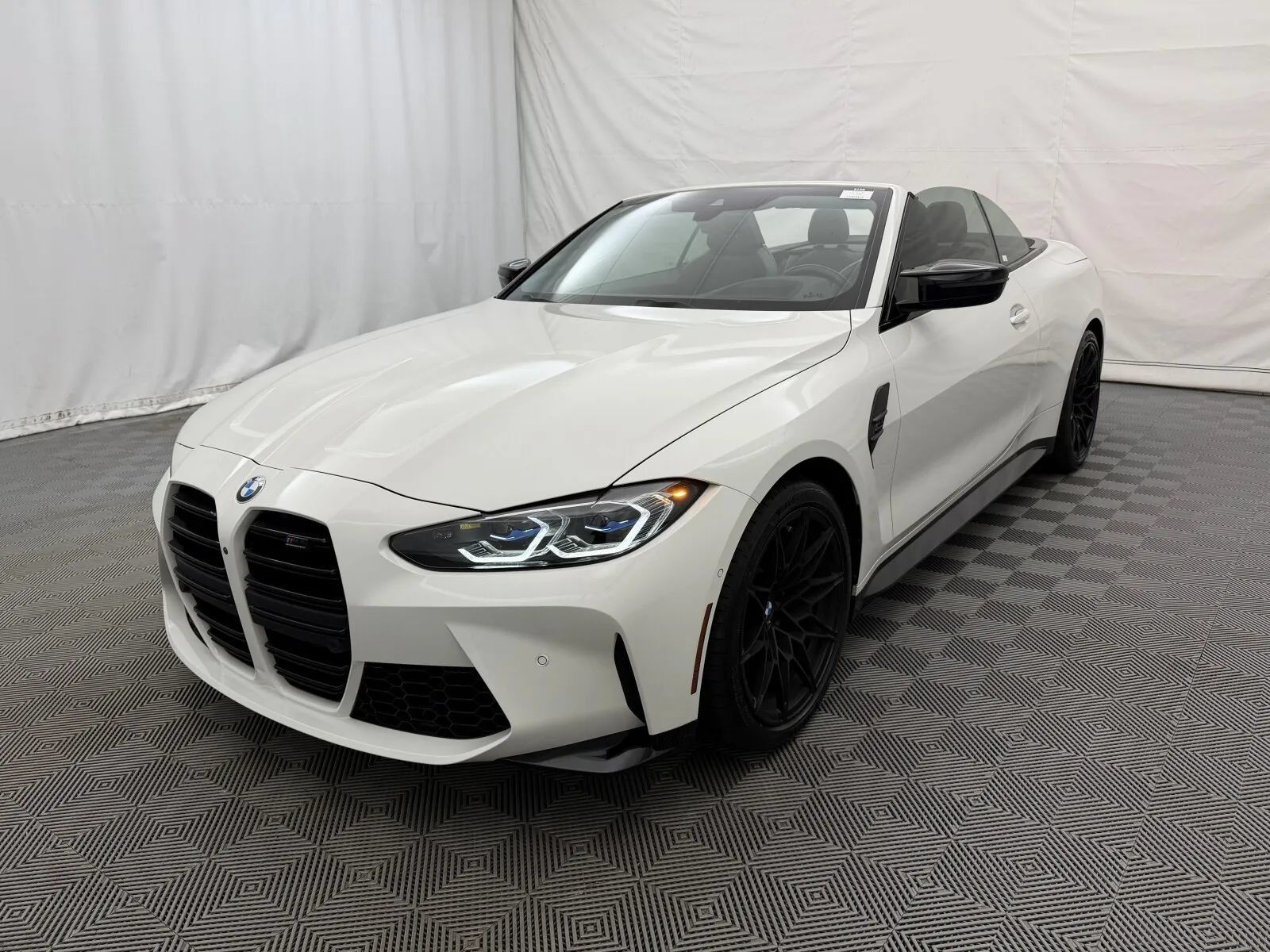 Used 2022 BMW M4 xDrive Competition w/ Executive Package AWD/4WD image 2