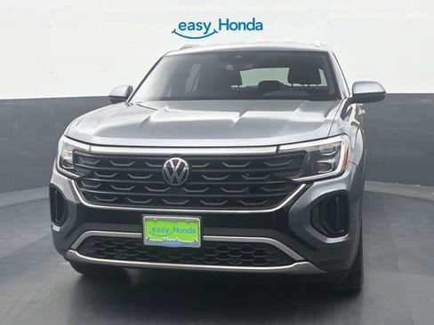 Used 2024 Volkswagen Atlas Cross Sport SE image 3