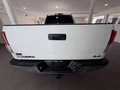 Used 2011 Toyota Tundra 4x4 Double Cab w/ Tow Pkg image 8