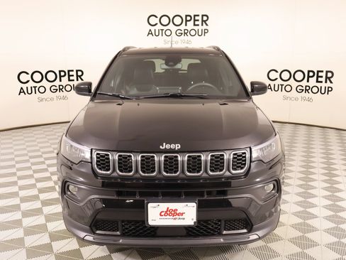 Used 2026 Jeep Compass Latitude AWD/4WD image 8
