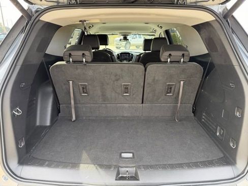 Used 2020 Chevrolet Traverse LT w/ LT Premium Package image 9