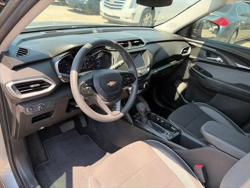 Used 2023 Chevrolet TrailBlazer LS FWD image 11