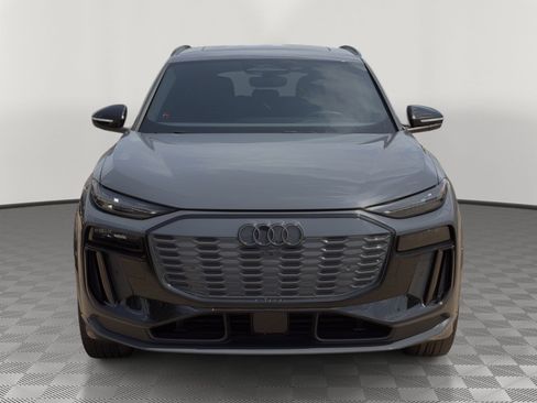 Certified 2025 Audi SQ6 e-tron Prestige w/ Black Edition One AWD/4WD image 6