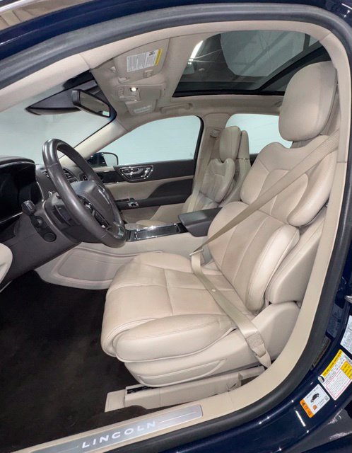Used 2020 Lincoln Continental Reserve AWD/4WD image 3