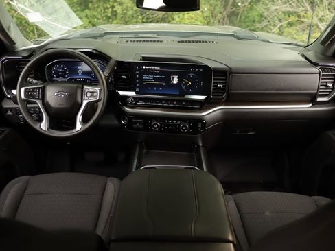 Used 2025 Chevrolet Silverado 2500 LT w/ Trail Boss Package AWD/4WD image 20