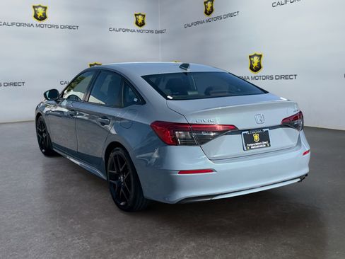 Used 2023 Honda Civic Sport image 3
