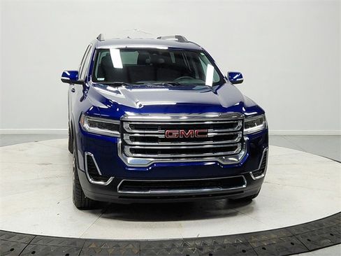 Used 2023 GMC Acadia SLE w/ Driver Convenience Package image 2