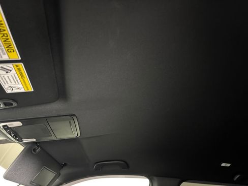 Used 2025 Honda Pilot Sport image 27