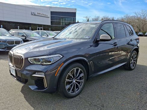 Used 2020 BMW X5 M50i w/ Executive Package image 3