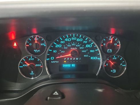 Used 2024 Chevrolet Express 2500 w/ Driver Convenience Package RWD image 18