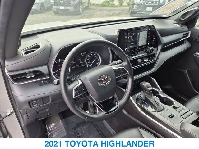 Used 2021 Toyota Highlander XSE FWD image 14
