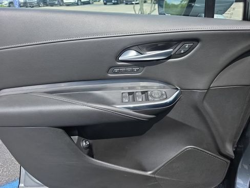 Used 2025 Cadillac XT4 Premium Luxury FWD image 17