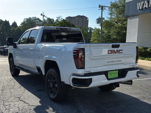 Used 2026 GMC Sierra 2500 AT4 w/ AT4 Premium Plus Package AWD/4WD image 6