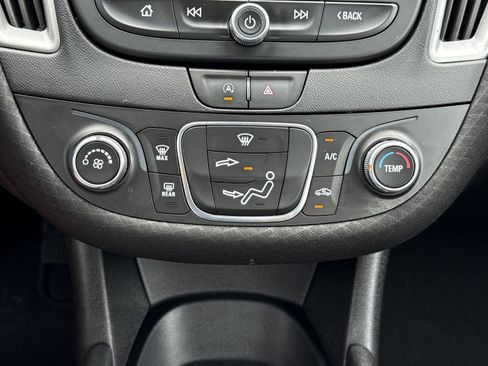 Used 2022 Chevrolet Malibu LS FWD image 21